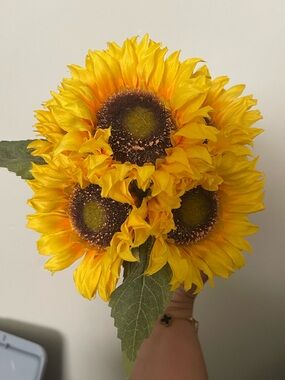 Sunflowers white vase EUC